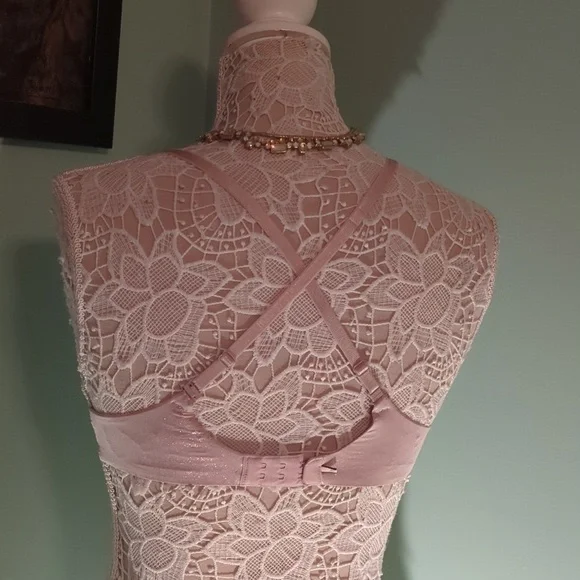 3!!!! 34A Victoria Secret Women's Bras!! - Picture 4 of 7